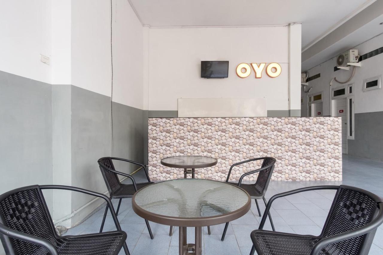 Oyo 447 Hutasimo Residence Medan Exterior foto