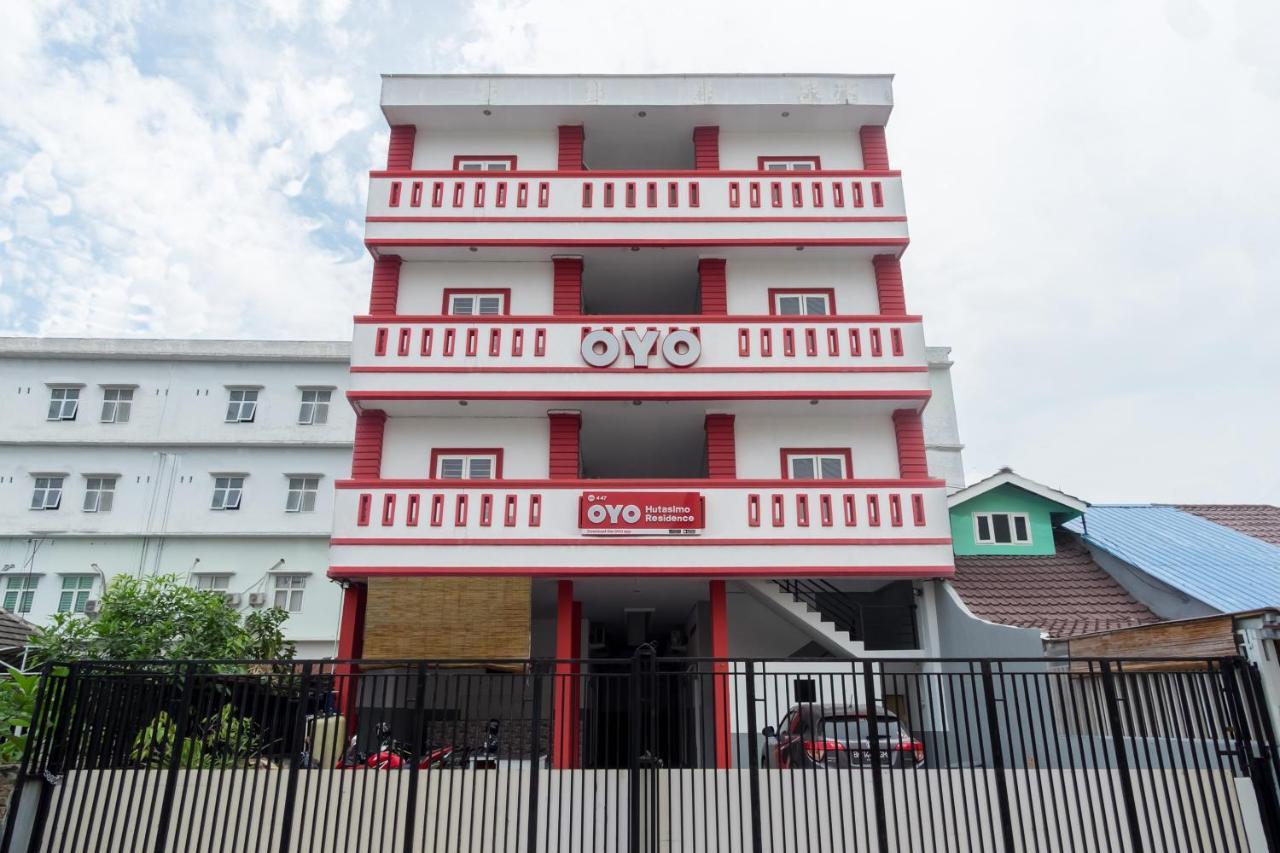 Oyo 447 Hutasimo Residence Medan Exterior foto